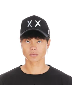 MESH BACK TRUCKER CURVED VISOR XX IN BLACK