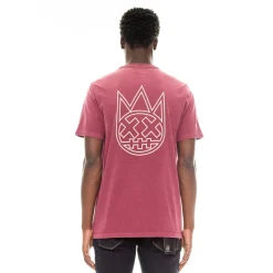 SHIMUCHAN LOGO SHORT SLEEVE CREW NECK T SHIRT IN VINTAGE MERLOT